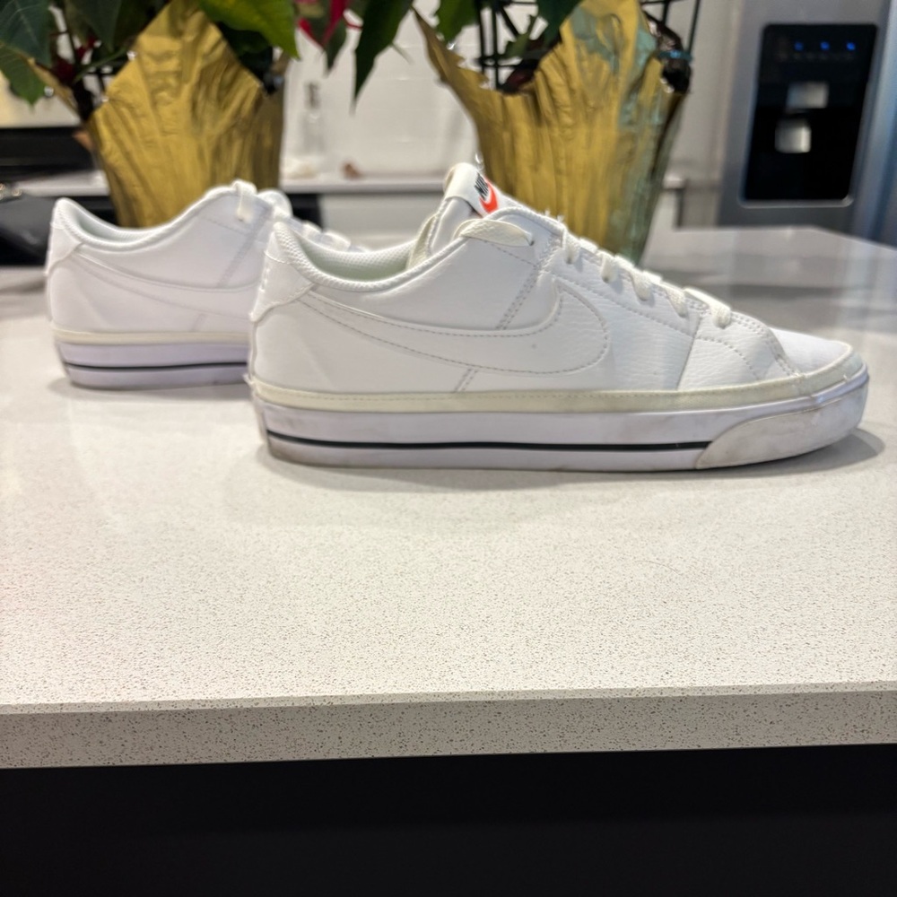 Women’s Nike Court Legacy - Sz 8.5. Worn handful of times. Original box included